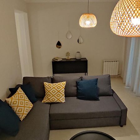 Angelique'S Cozy Apartment Alepou Екстериор снимка