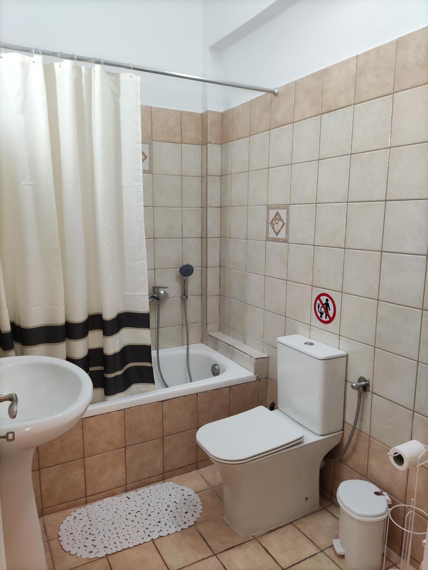 Angelique'S Cozy Apartment Alepou Екстериор снимка