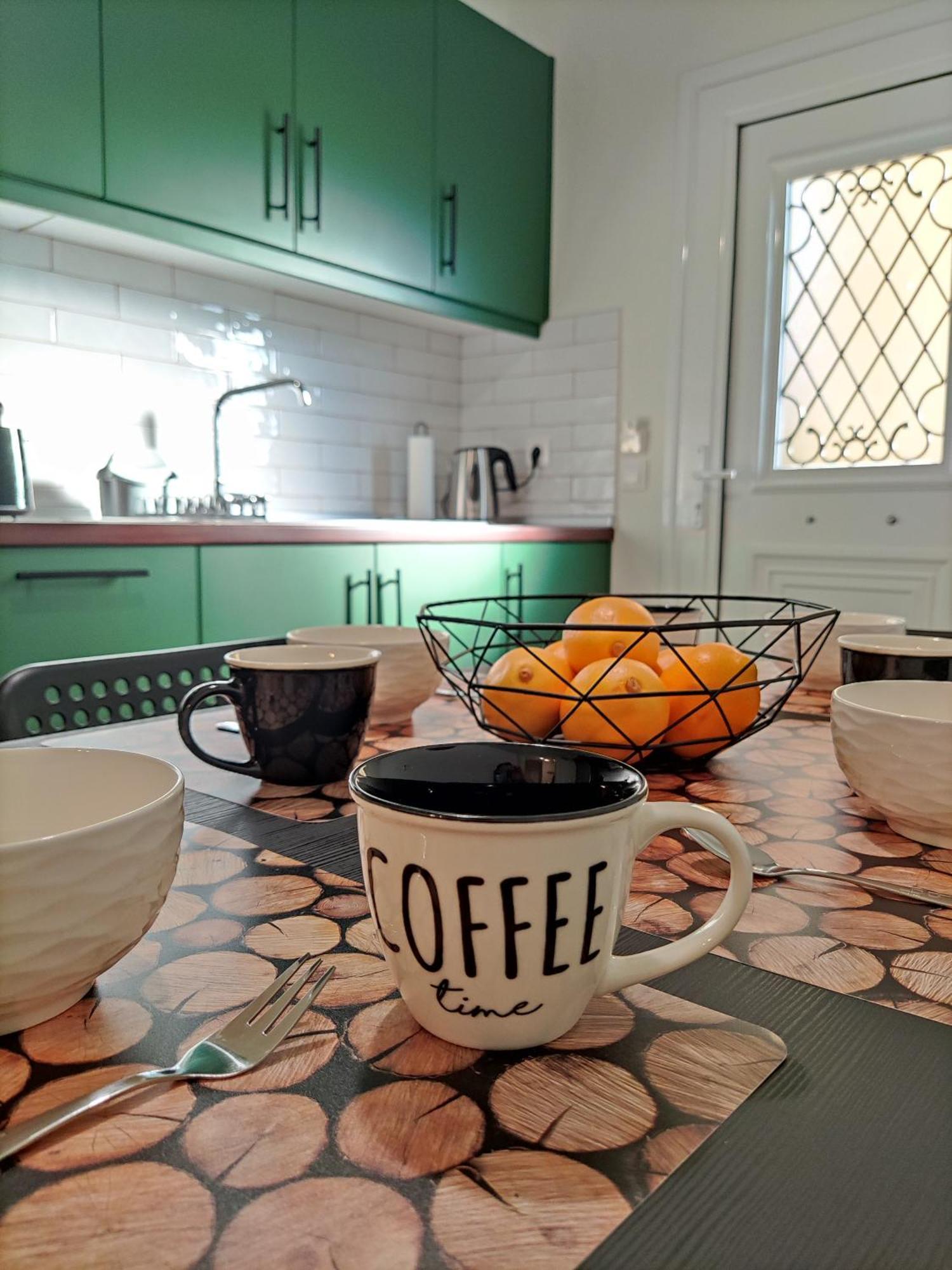 Angelique'S Cozy Apartment Alepou Екстериор снимка